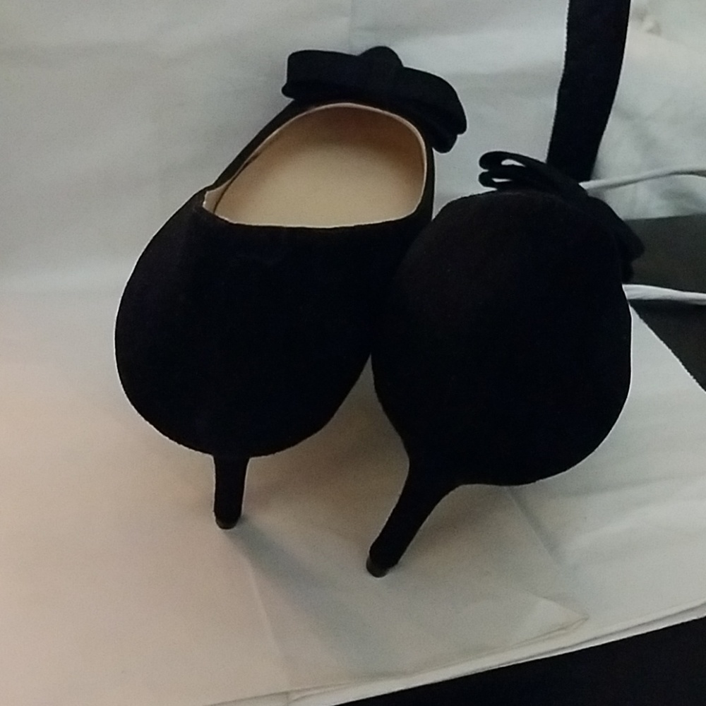 Nine West Black Suede Pumps 91/2M - Picture 7 of 8
